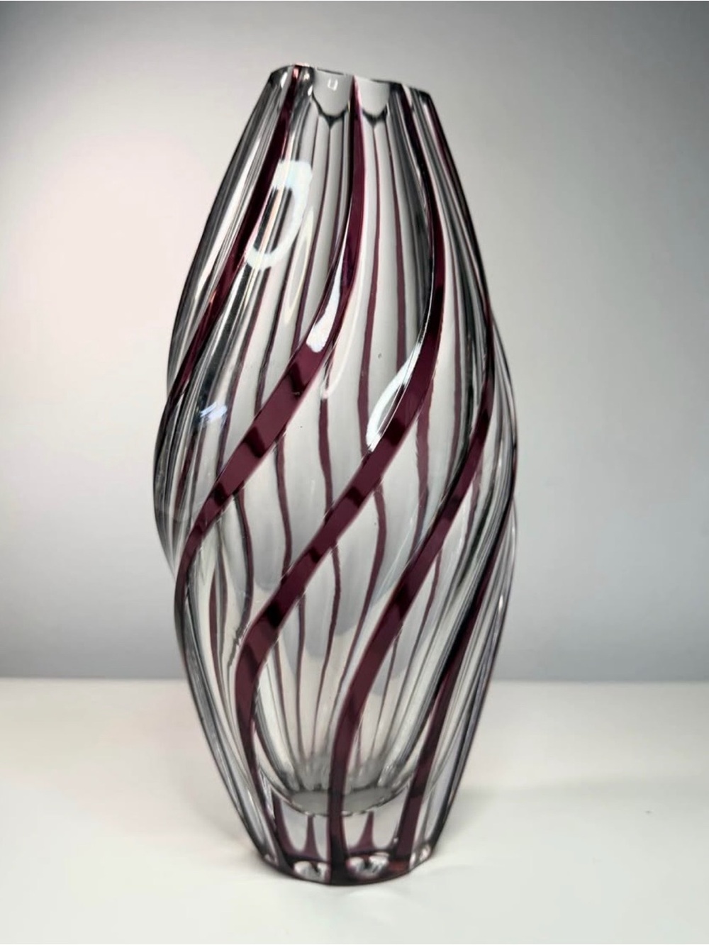 Antique Bohemian Amethyst Hand Blown Cut Crystal Vase Johannes Oertel & Co - Picture 2 of 4